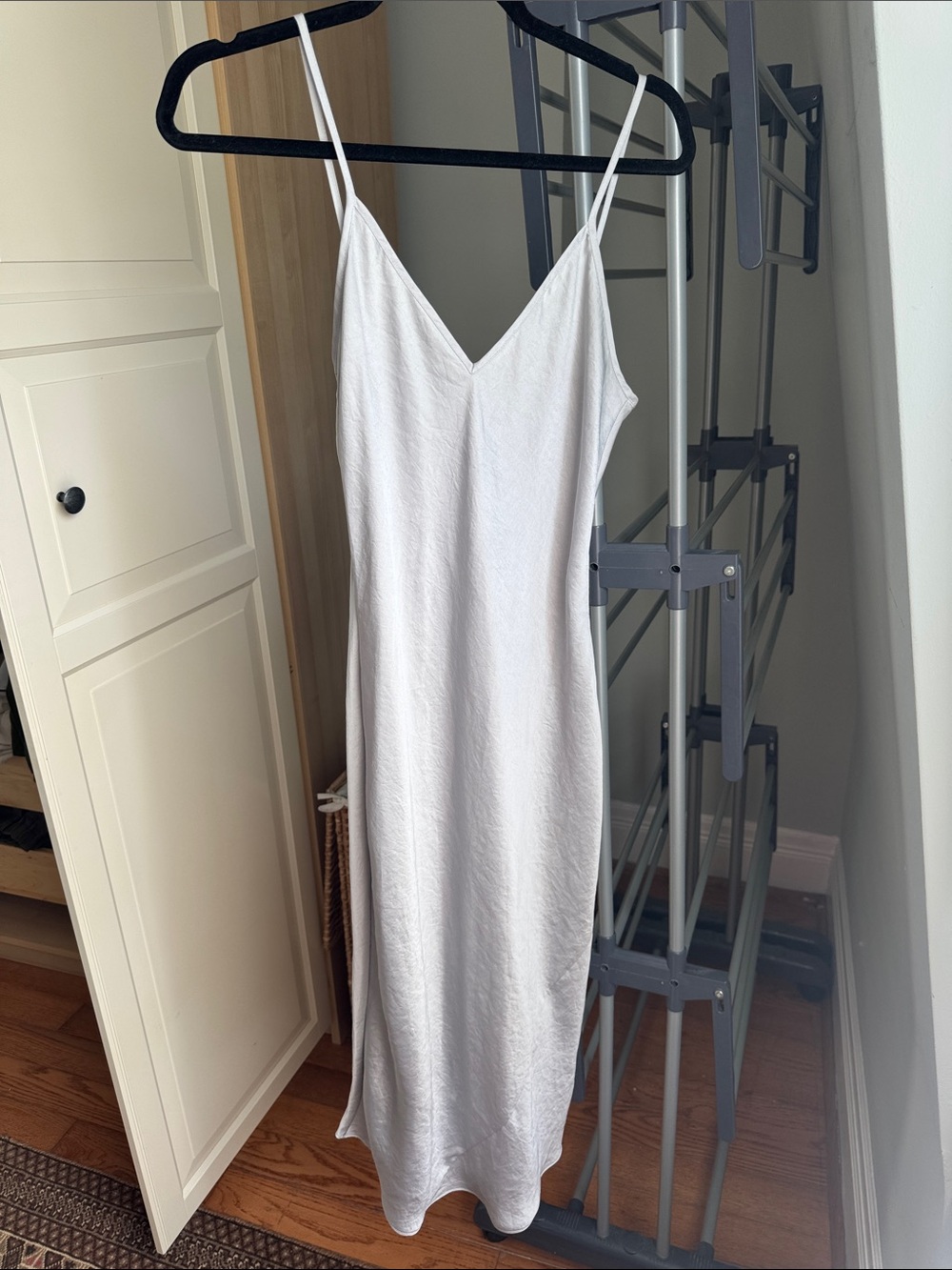 Wilfred Free Slip Midi Dress with V-Neck Spaghetti Straps - light blue/silver